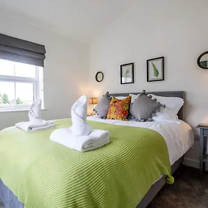 8 Apartment