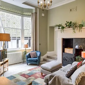 2 Rowntree House Apartment